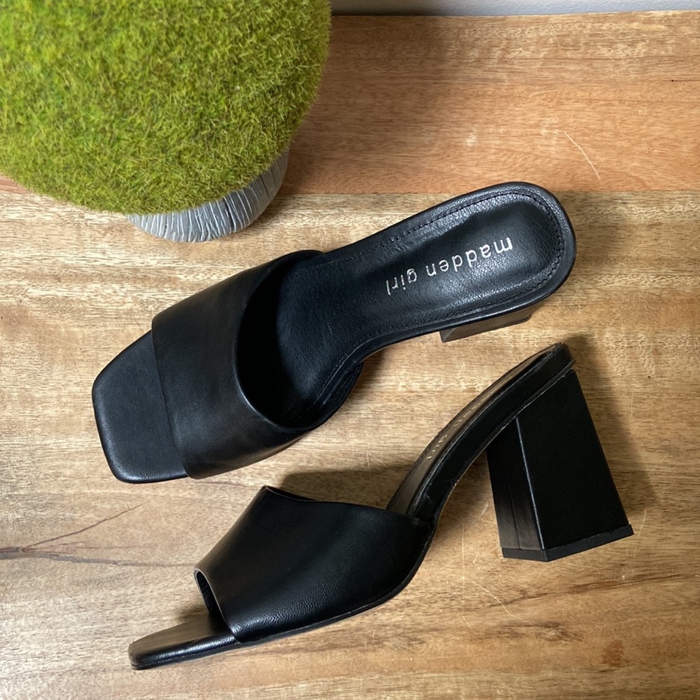 Madden Girl Golden Slide Sandal block mule retro chunky heel Women’s 6